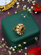 Emerald kundan ring
