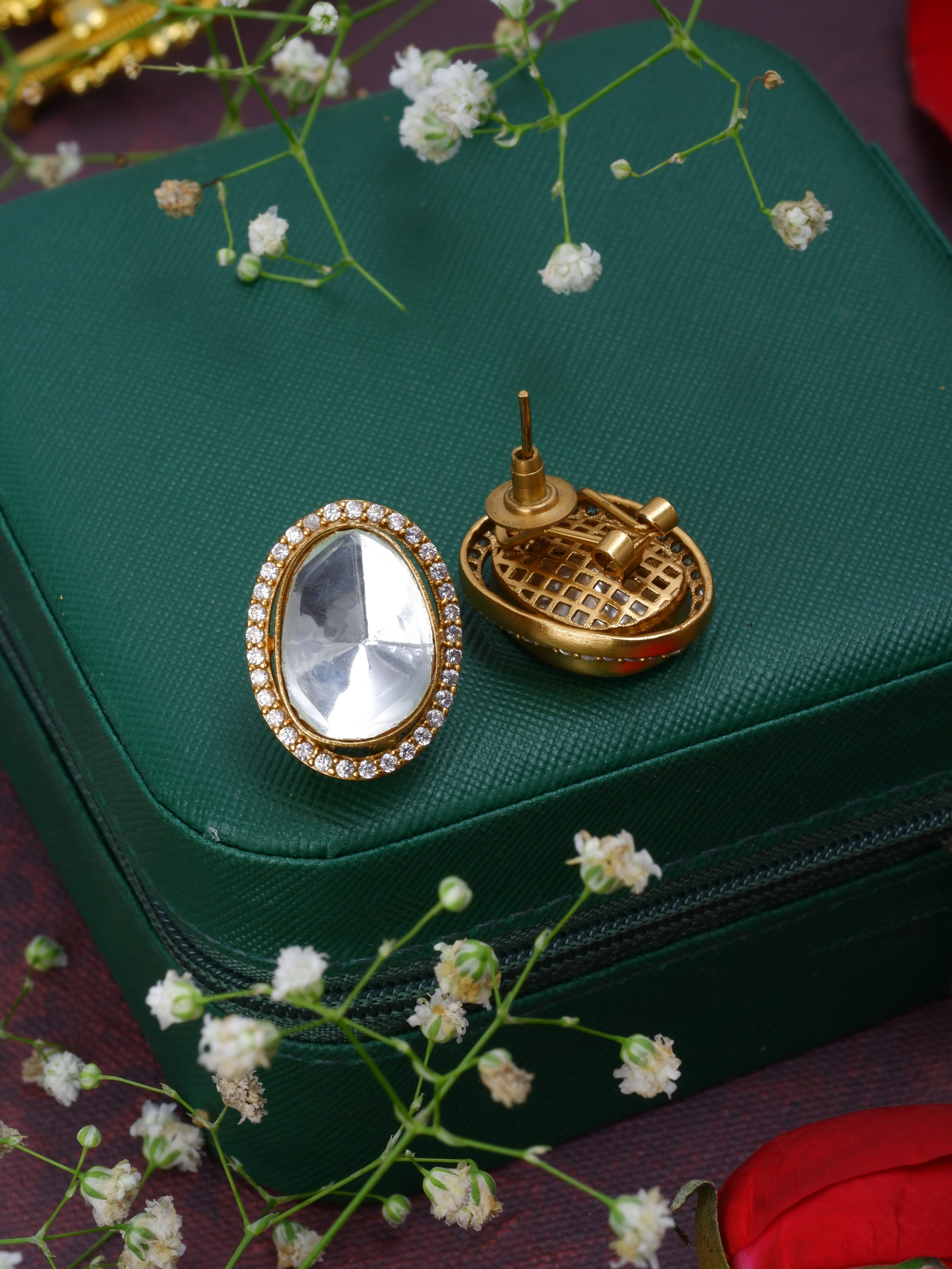 Esha moissanite studs